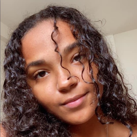 Meet your Posher, Jazmyn - Picture 1 of 5